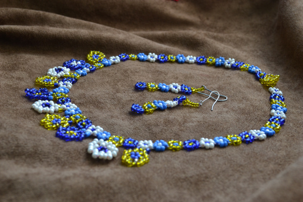 Ожерелье и серьги Цветы.JPG